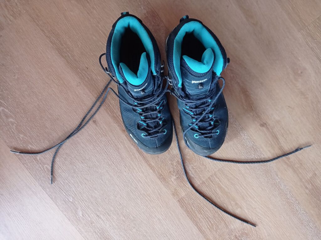 Chaussures de marche Meindl femme neuves